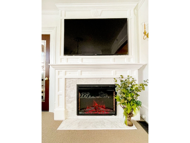 167 Victoria Ave - Fireplace