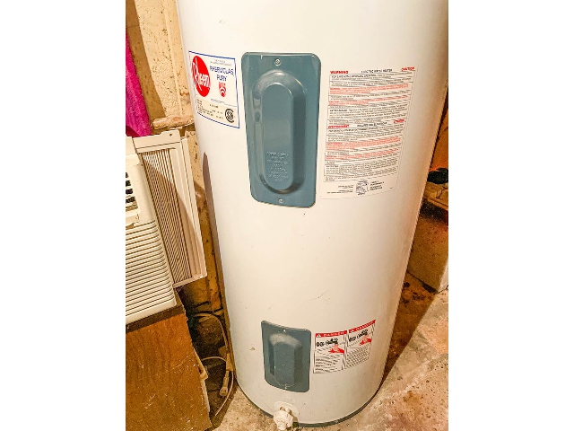 20 Holloway Street - Water Heater - Owned