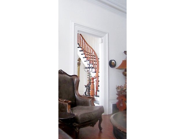 220-222 Moira St. W. - Curving Staircase