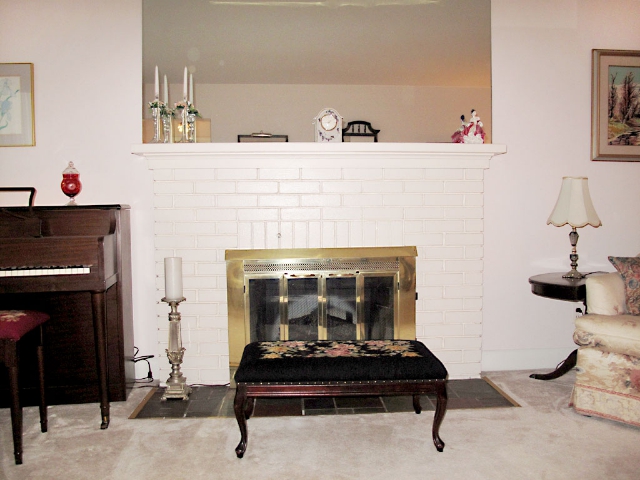 26 Woodland Acres - Fireplace In Living Room