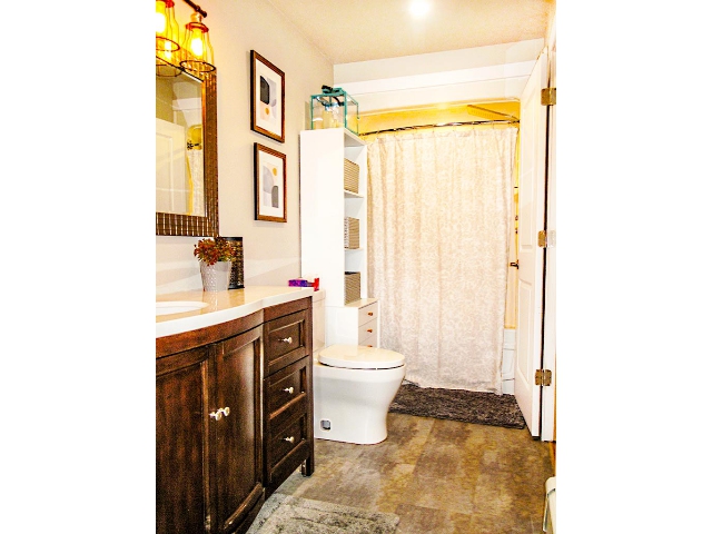2916 Shannonville Road - Cheater Ensuite