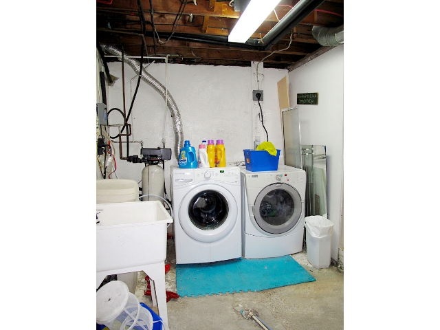 32 Power Street - Laundry Area