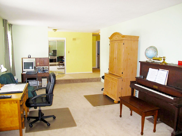 4347 Highway 62 South - Huge Living Room