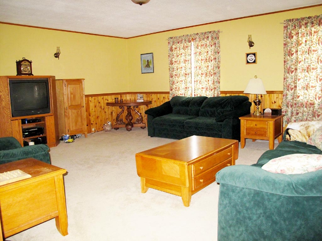 4347 Highway 62 South - Super Family Room