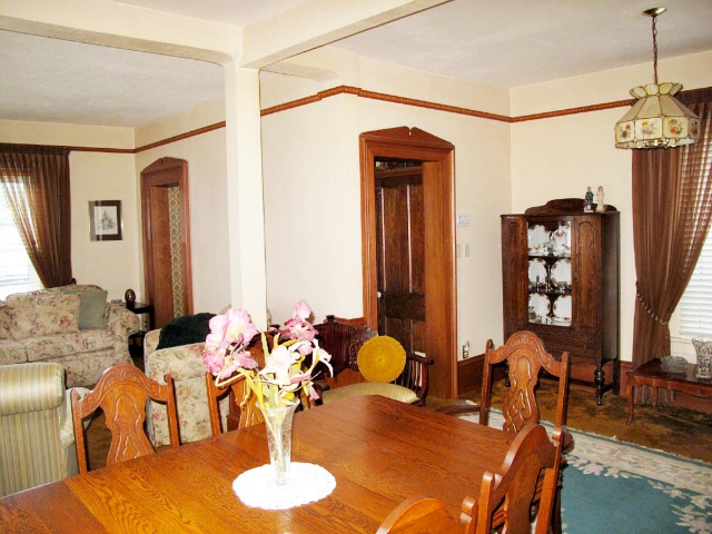 52 Purdy Street - Dining Room to Livihng Room