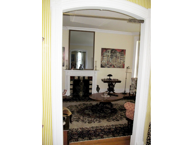 52 Queen Street - Arched Entry to Living Room