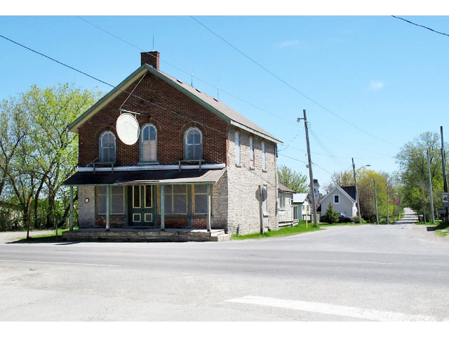 6 Ryerson Street - The Old Country Store