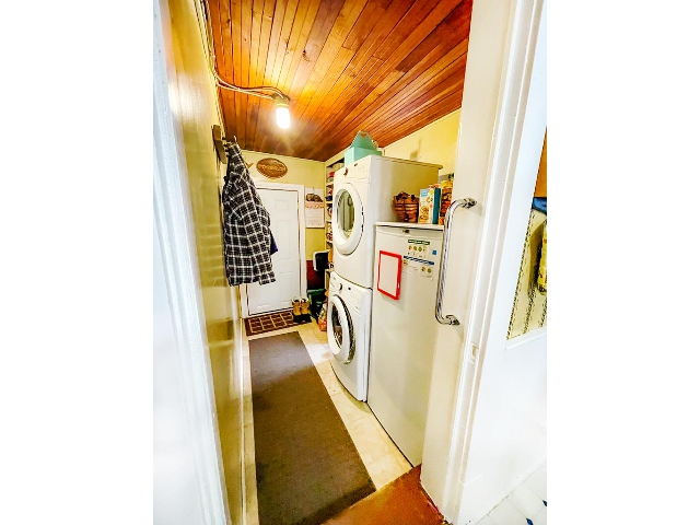 9 South Park Street - Laundry Room to Back