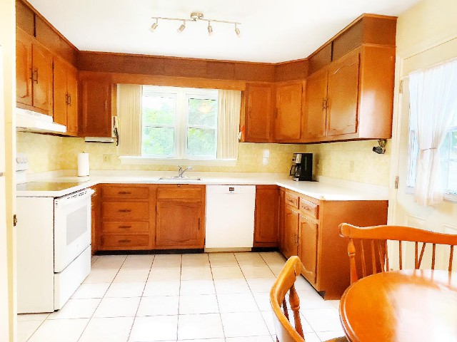 11 Woodland Acres - Kitchen 1