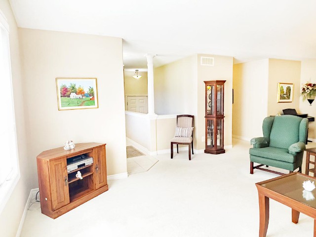 15 Gardiner Street - Living Room To Entry