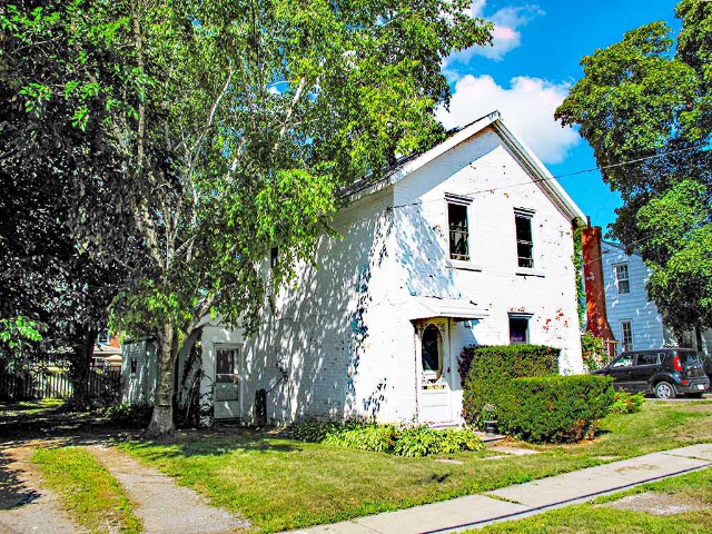 160 Albert Street - Exterior Front