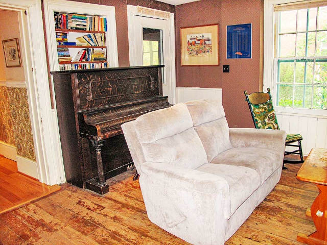 191 Charles Street - Family Room 2