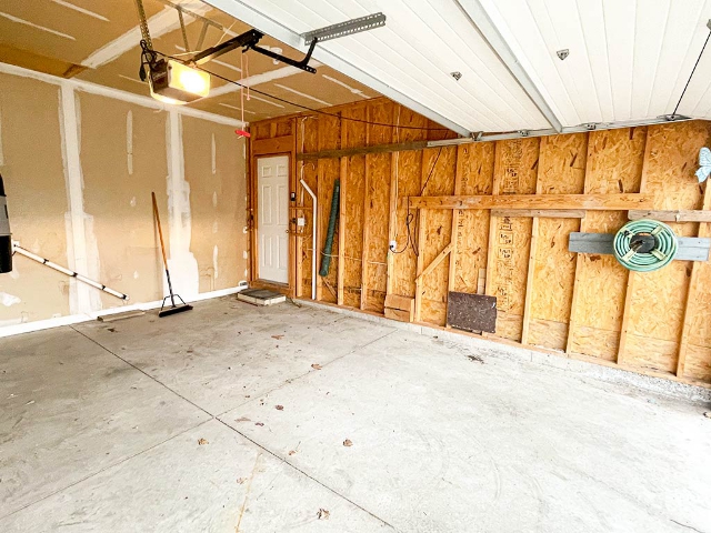 20 Hemlock Crescent - Main Door in Garage