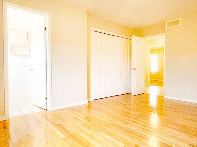 20 Hemlock Crescent - Master Bedroom 1