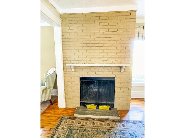 20 Holloway Street - Fireplace