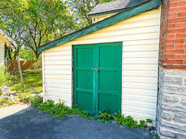 20 Holloway Street - Side Shed