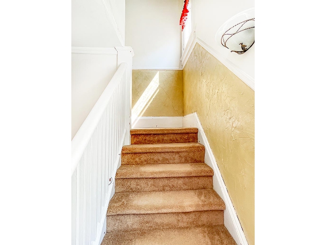 20 Holloway Street - Stairwell & Landing