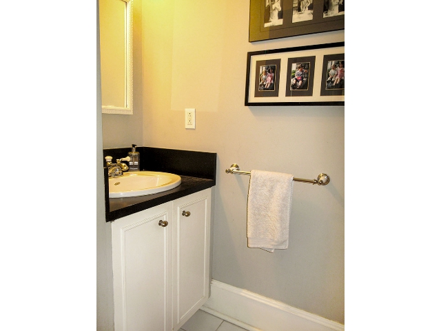 225 George Street - Powder Room