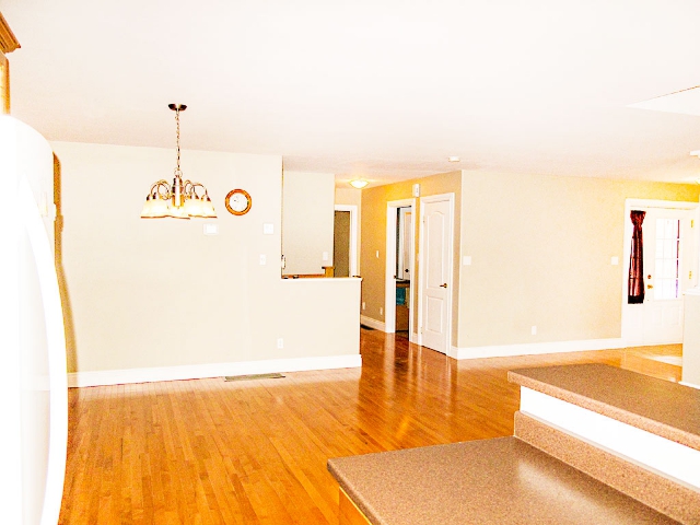 23 Evergreen Court - Kitchen To Dining Area