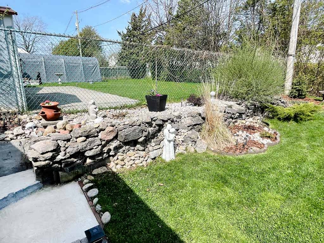 241 McGill St., Trenton - Rock Garden