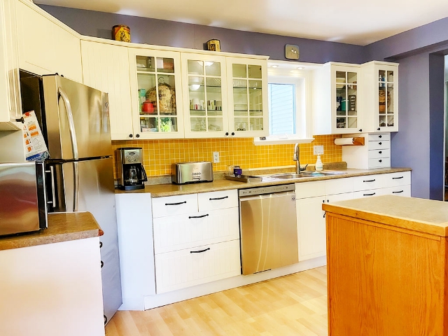 32 Hillside Street - Kitchen E