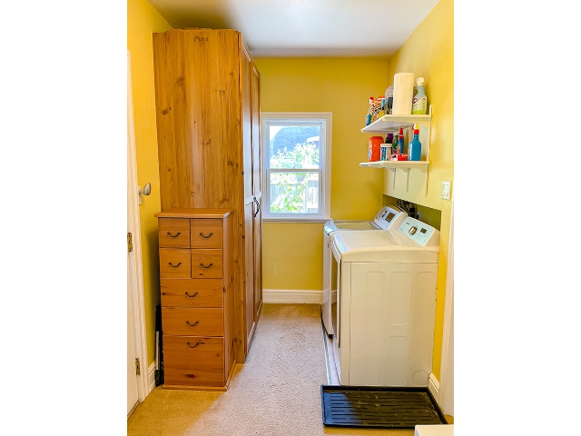 32 Hillside Street - Mudroom B