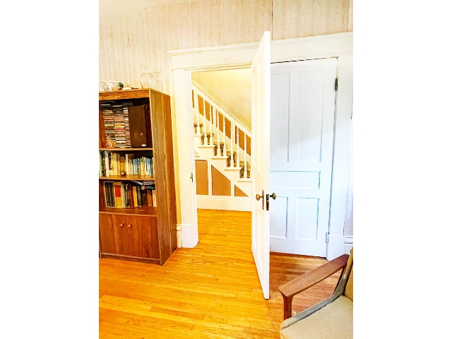 32 Hillside Street - Parlour To Entry