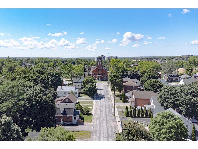 32 Hillside Street - View Up Street