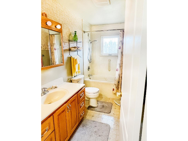 583 Mitchell Road - Family Bath