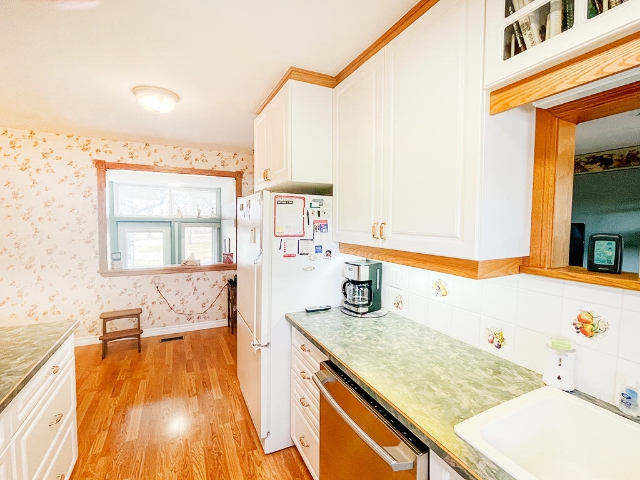 583 Mitchell Road - Kitchen 3