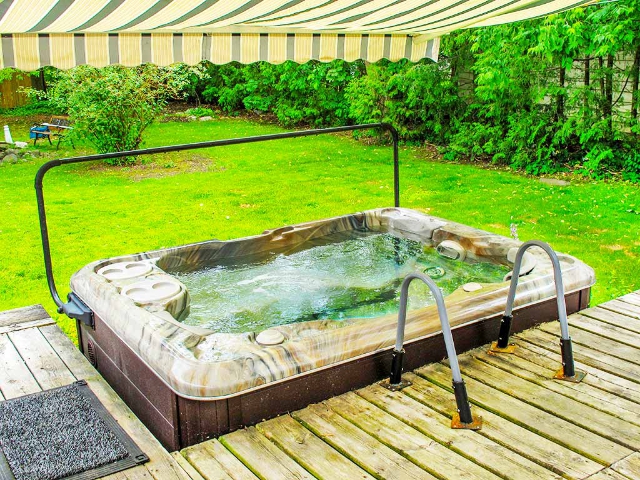 65 Geddes Street - Covered Hot Tub